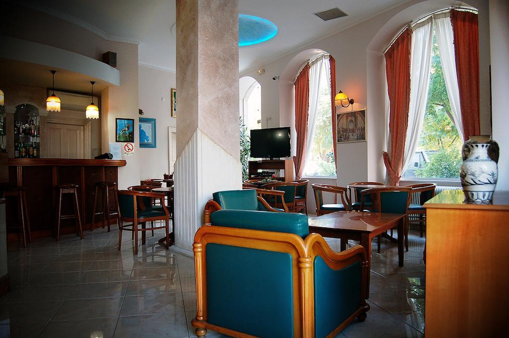 Diethnes Larissa Exterior photo